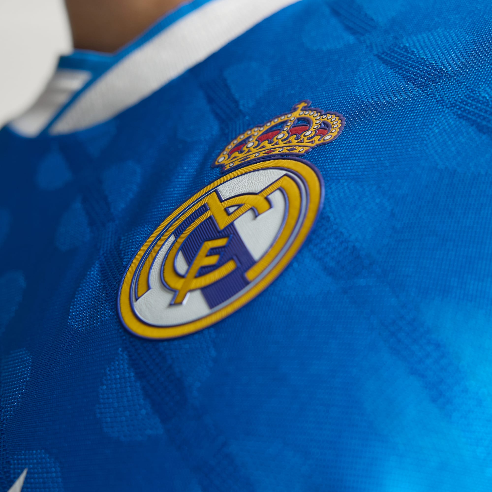 adidas Men's Gonzalo Real Madrid 25/26 Authentic Third Jersey w/ Champions League Patches (Blue)